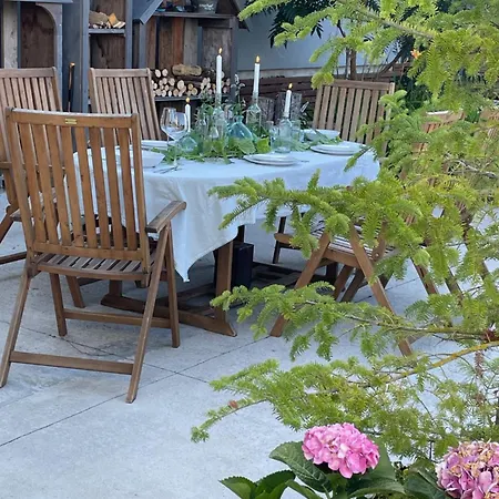 Orchardhouse Farmhouse, Wellness 빌라 *